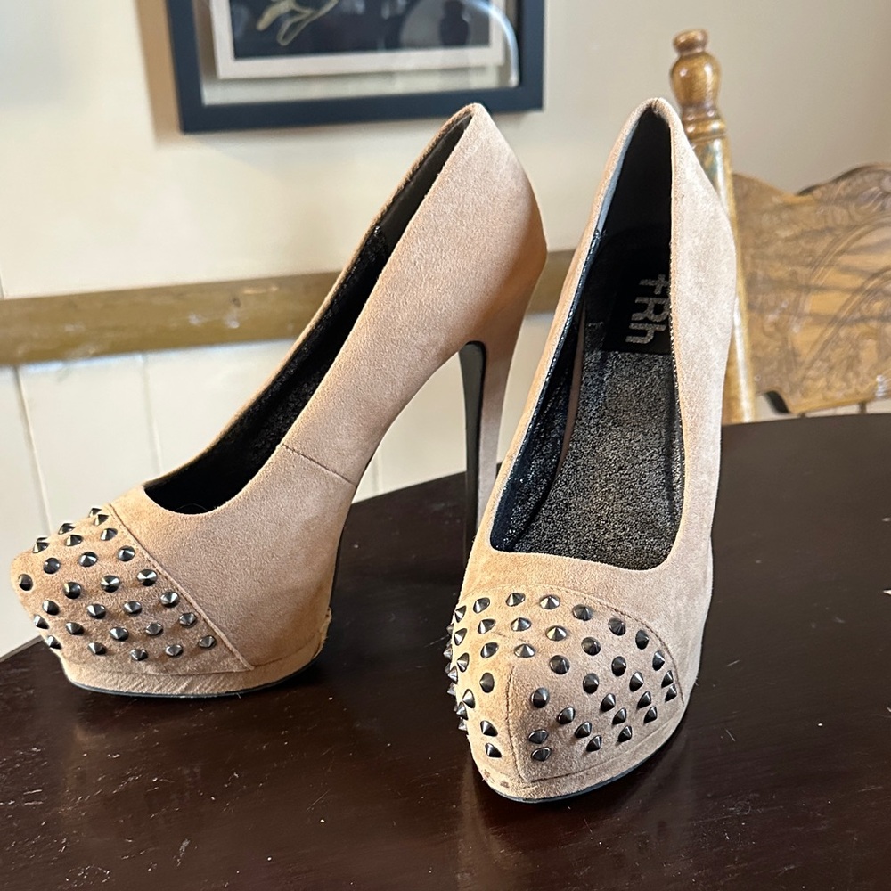 fRh Studded Tan High Heels